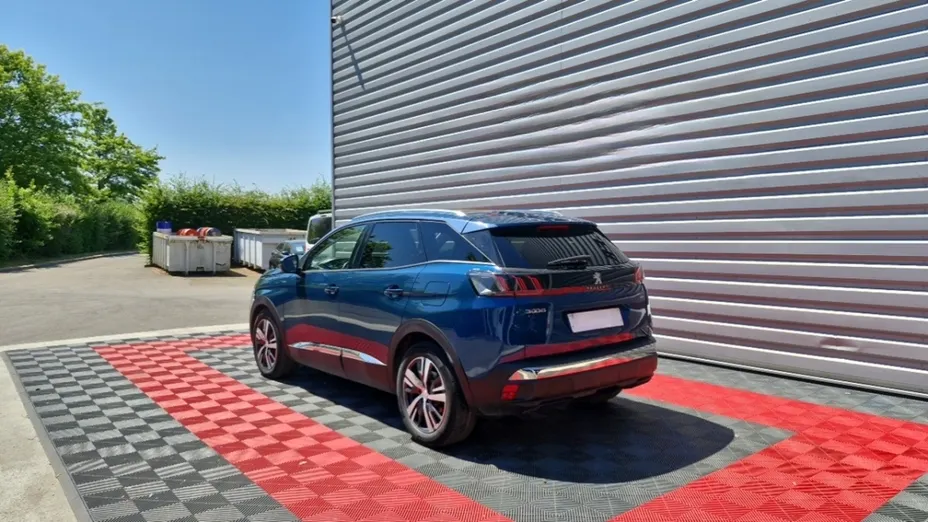 PEUGEOT 3008 -