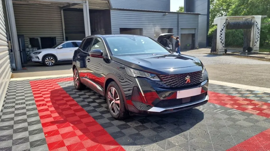 PEUGEOT 3008 -