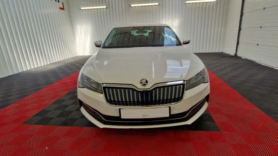 SKODA Superb -