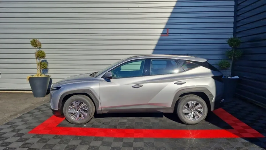 HYUNDAI Tucson -