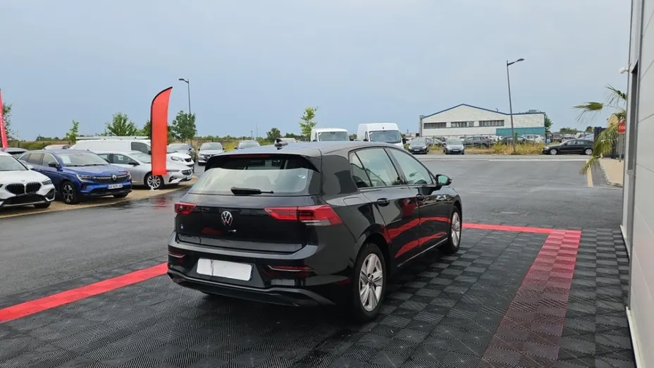 Volkswagen Golf -