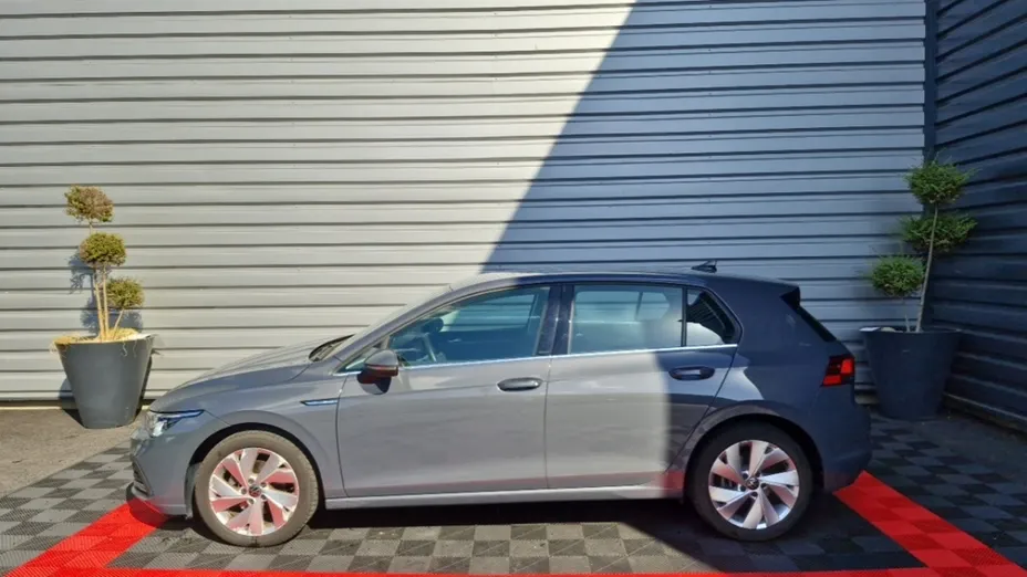 Volkswagen Golf -