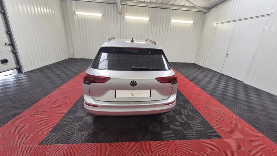 Volkswagen Golf -