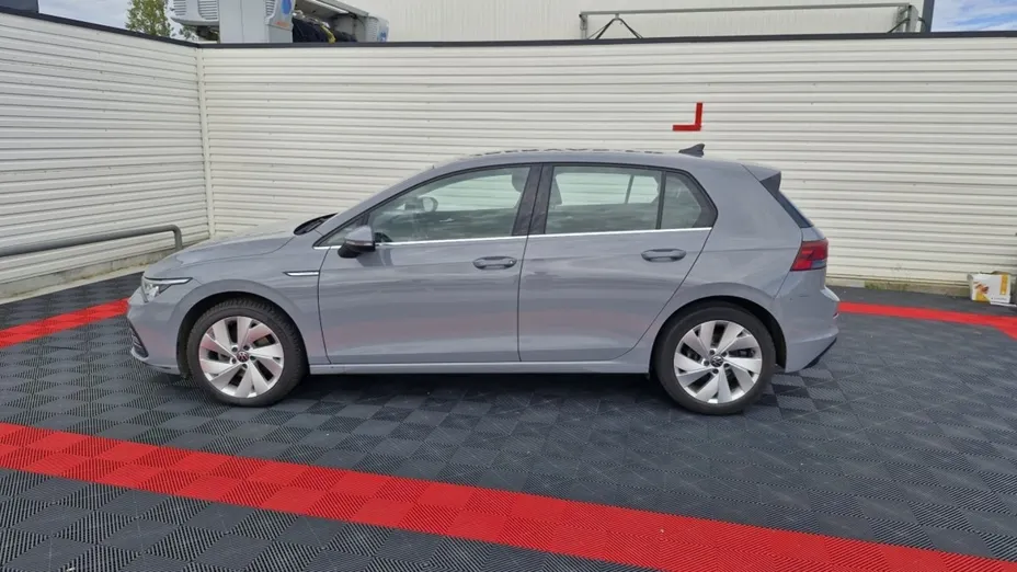 Volkswagen Golf -