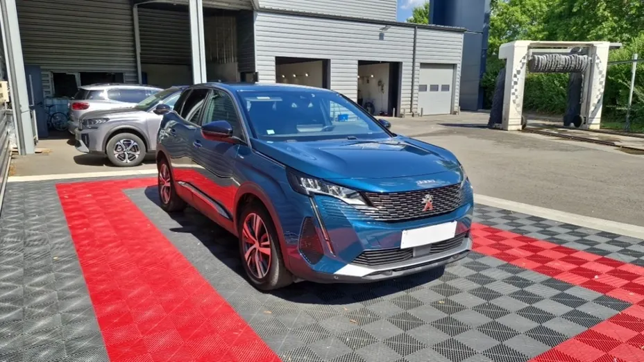 PEUGEOT 3008 -