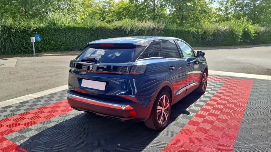 PEUGEOT 3008 -