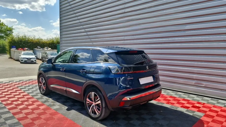 PEUGEOT 3008 -