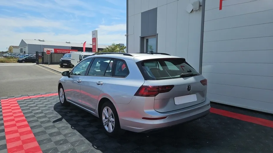 Volkswagen Golf -