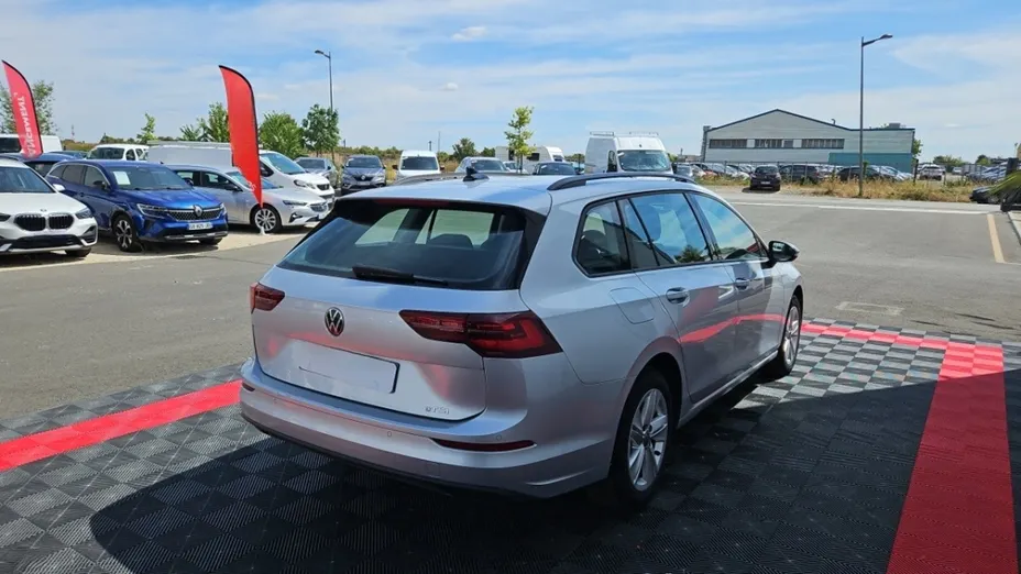 Volkswagen Golf -