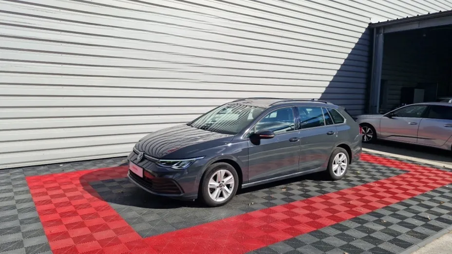 Volkswagen Golf -