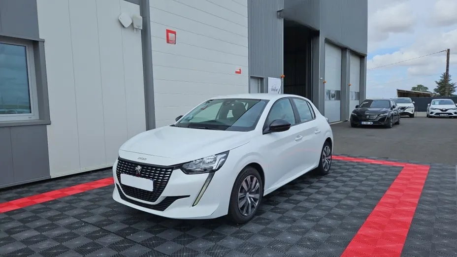 PEUGEOT 208 -