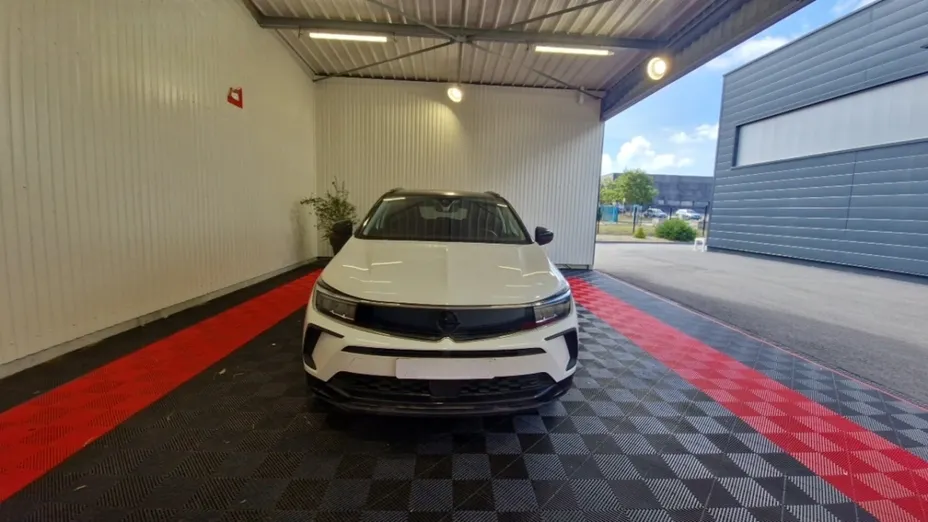 OPEL Grandland -