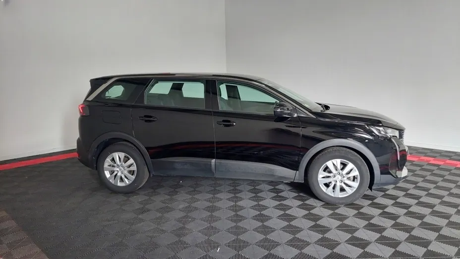 PEUGEOT 5008 -