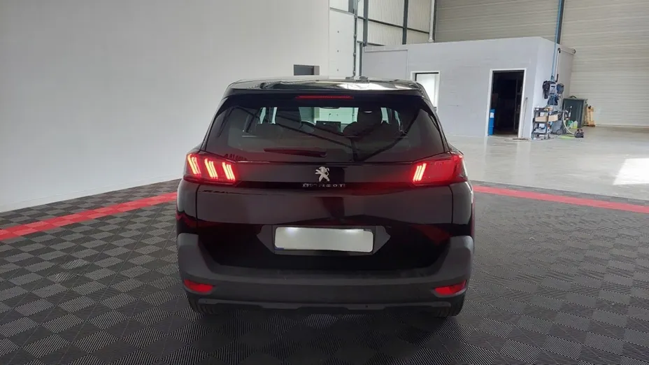 PEUGEOT 5008 -