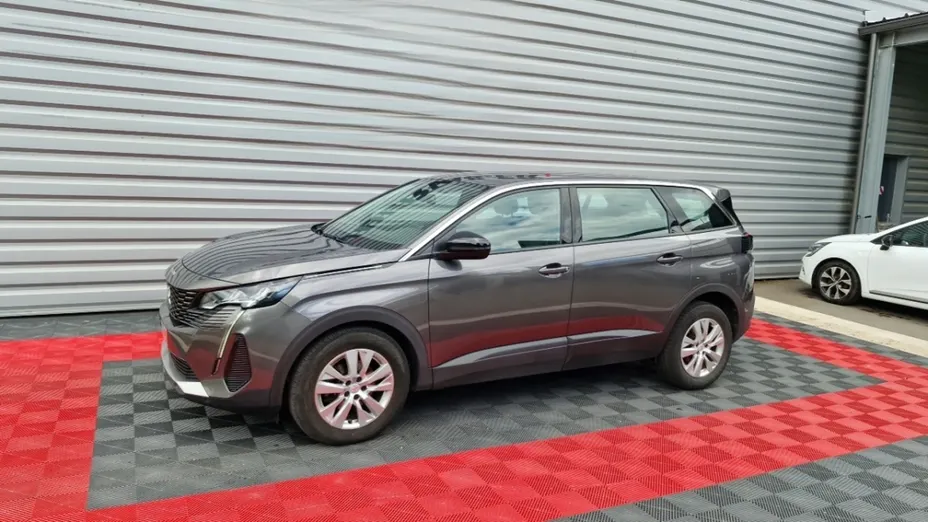 PEUGEOT 5008 -