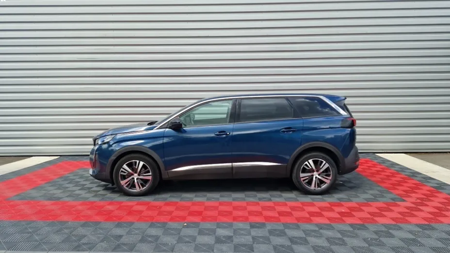PEUGEOT 5008 -