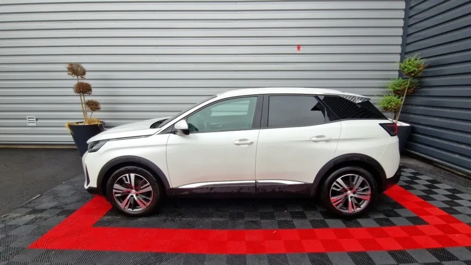 PEUGEOT 3008 -