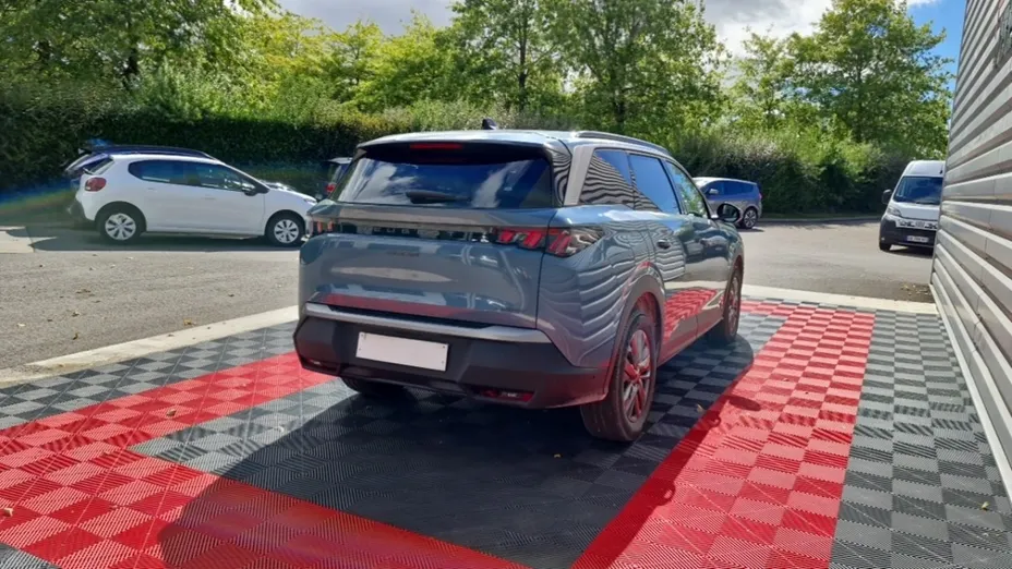 PEUGEOT 5008 -