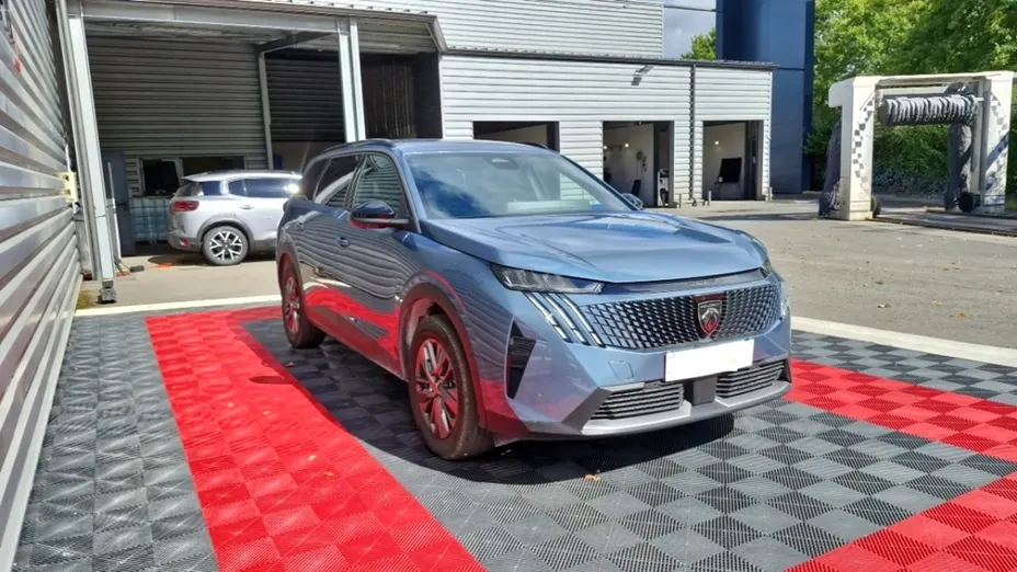 PEUGEOT 5008 -