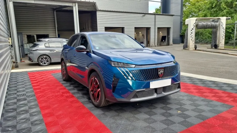 PEUGEOT 3008 -
