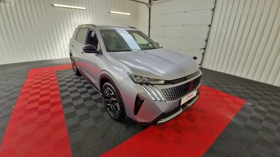 PEUGEOT 5008 -