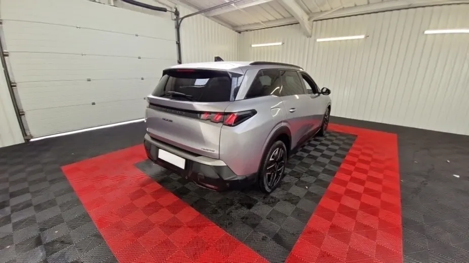 PEUGEOT 5008 -