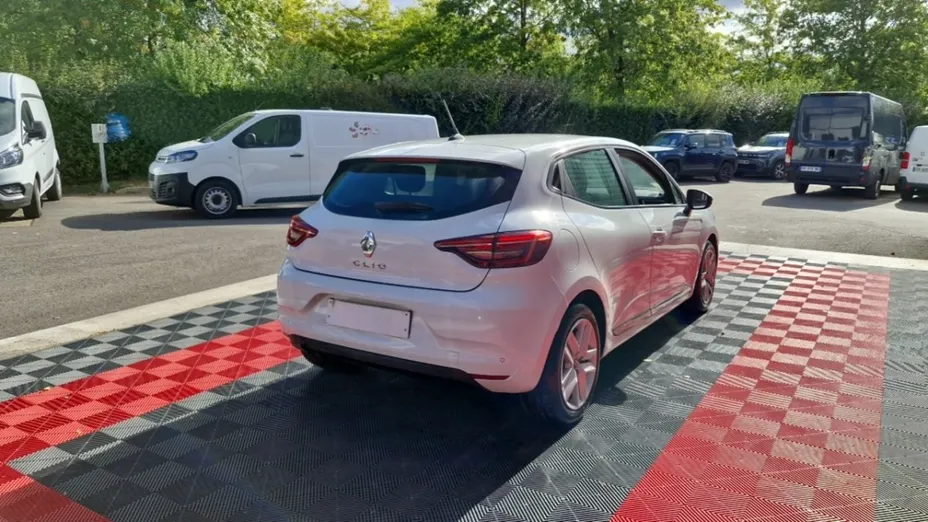RENAULT Clio -