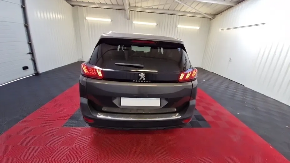 PEUGEOT 5008 -