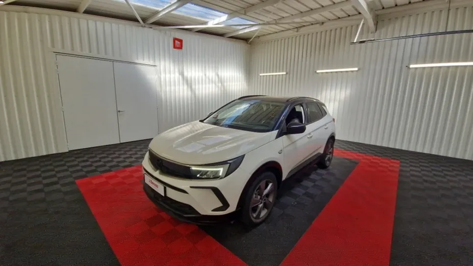 OPEL Grandland -