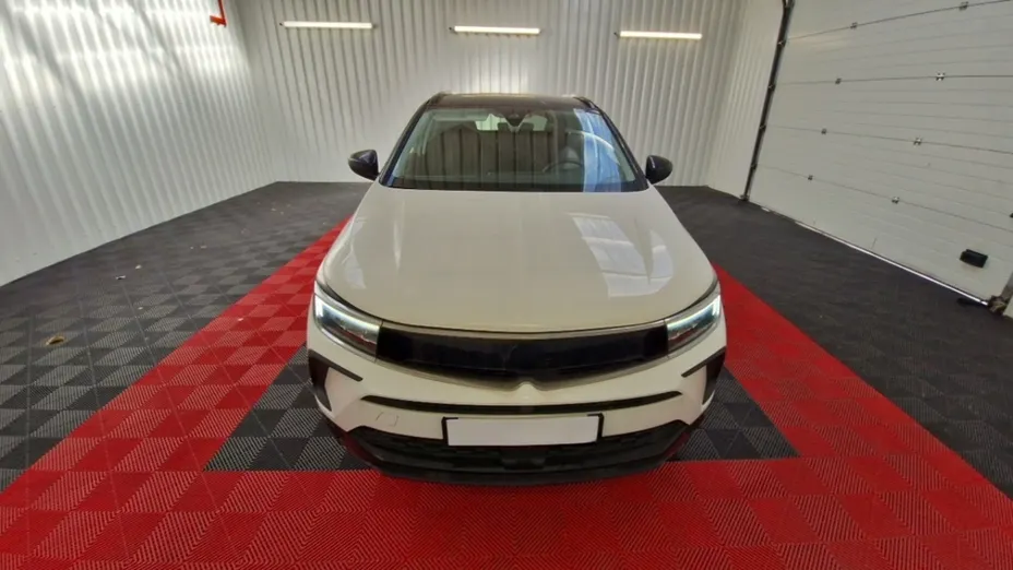 OPEL Grandland -