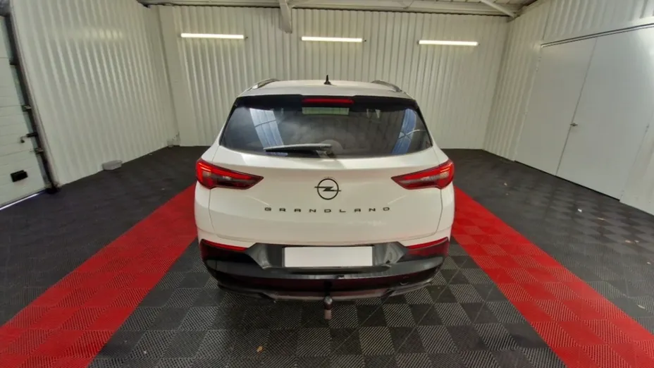 OPEL Grandland -