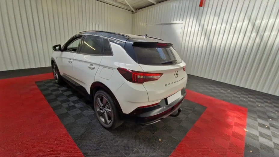 OPEL Grandland -