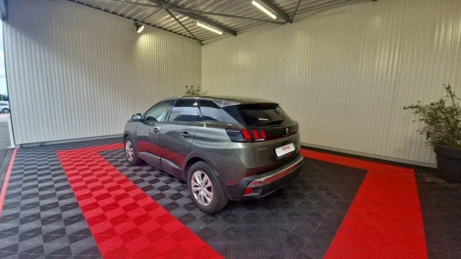 PEUGEOT 3008 -