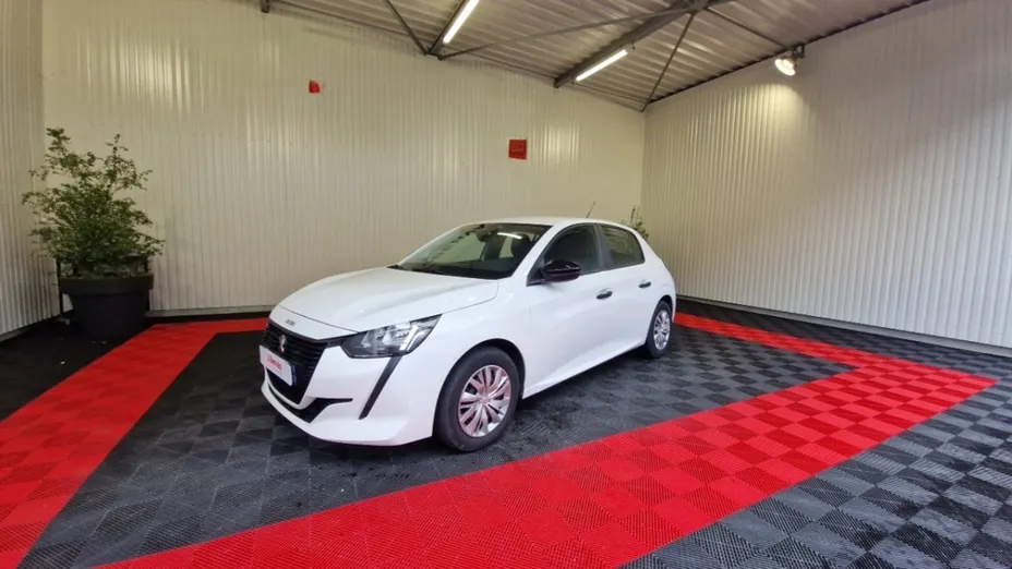 PEUGEOT 208 -