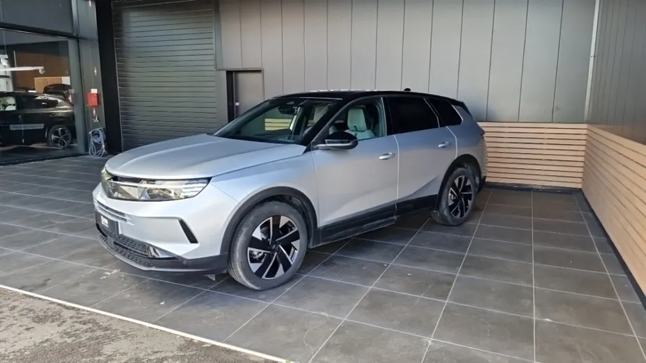 OPEL Grandland -