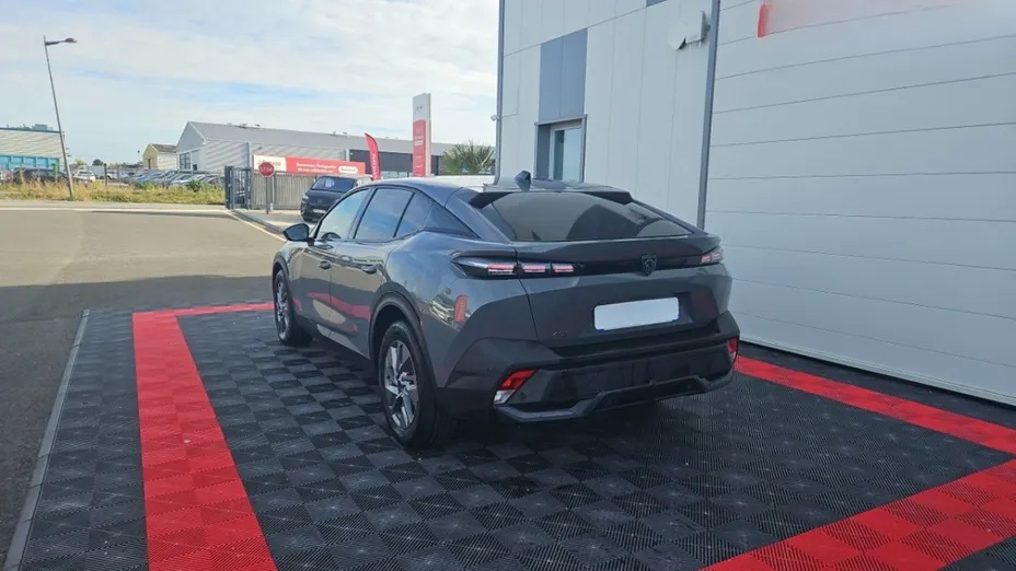 PEUGEOT 408 -