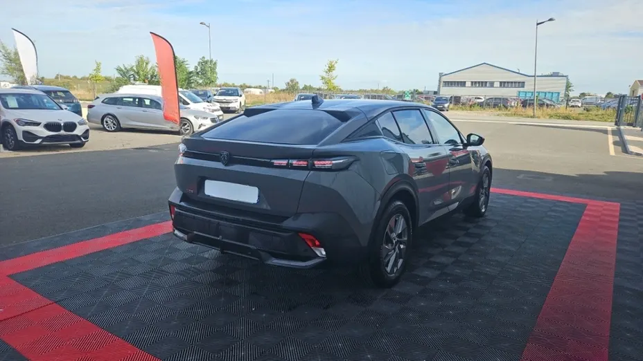 PEUGEOT 408 -