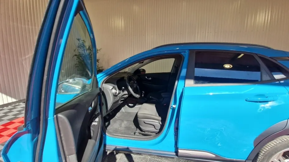 HYUNDAI Kona -