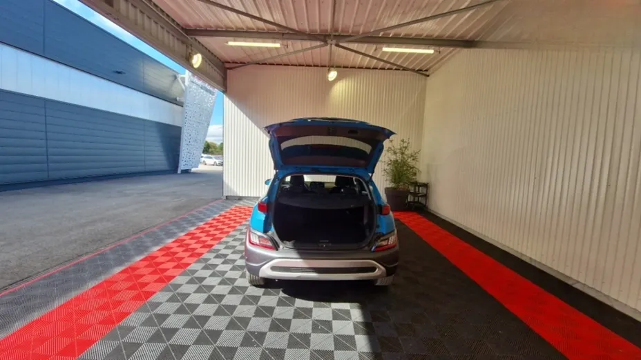 HYUNDAI Kona -