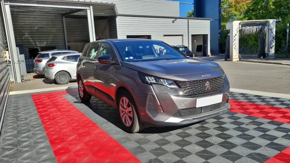 PEUGEOT 5008 -