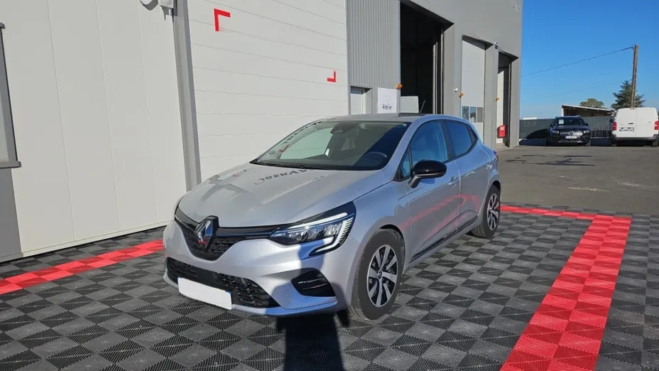 RENAULT Clio -