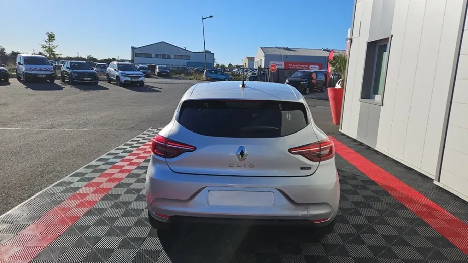 RENAULT Clio -