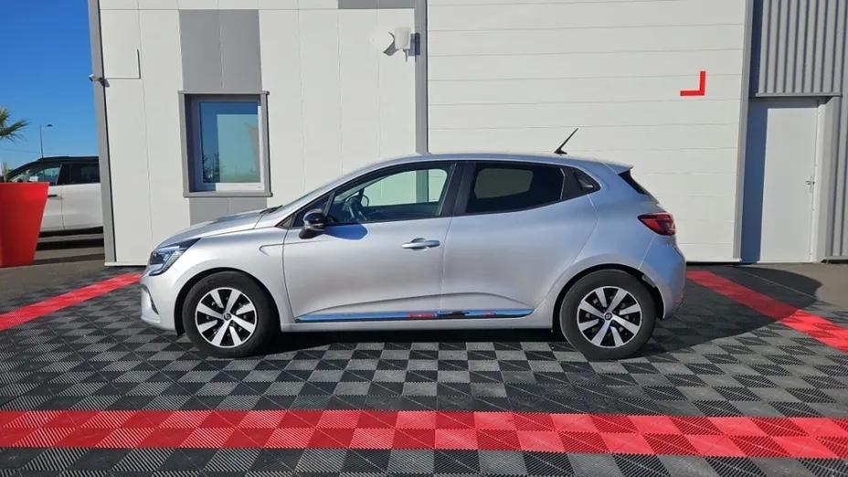 RENAULT Clio -