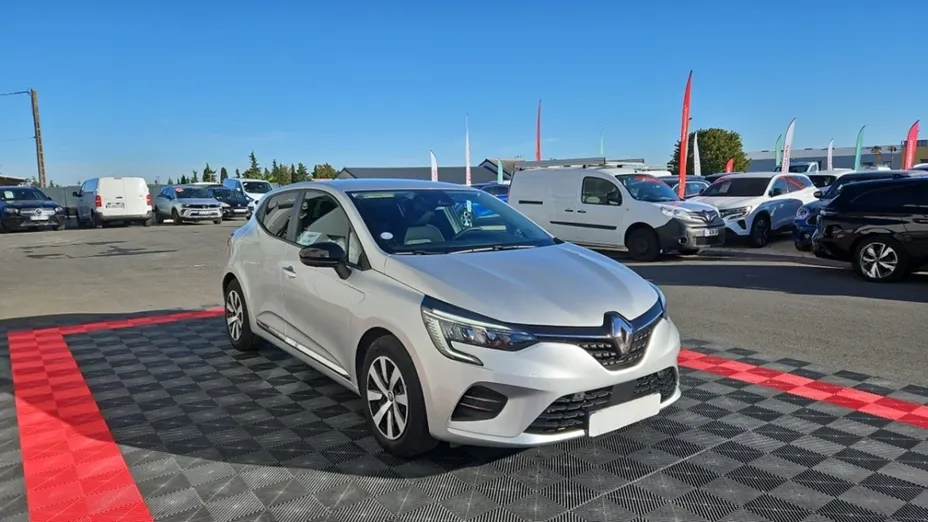 RENAULT Clio -