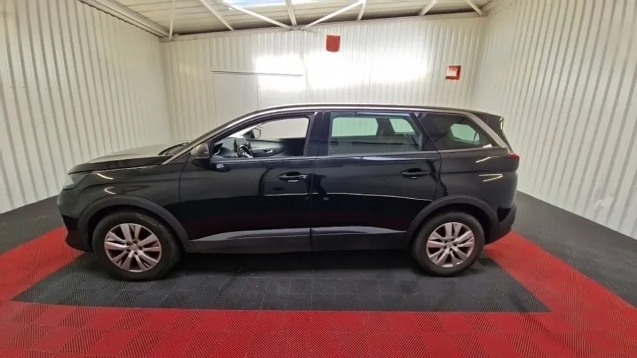 PEUGEOT 5008 -