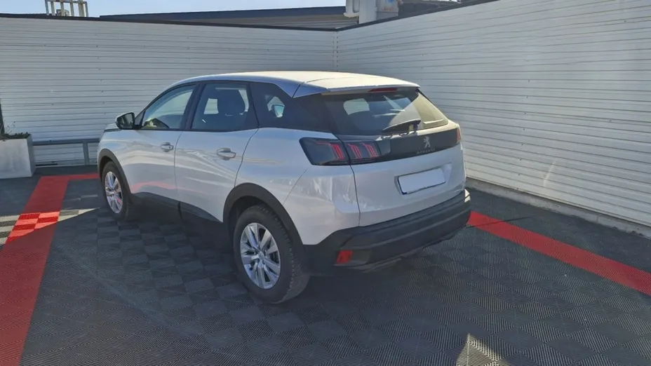 PEUGEOT 3008 -