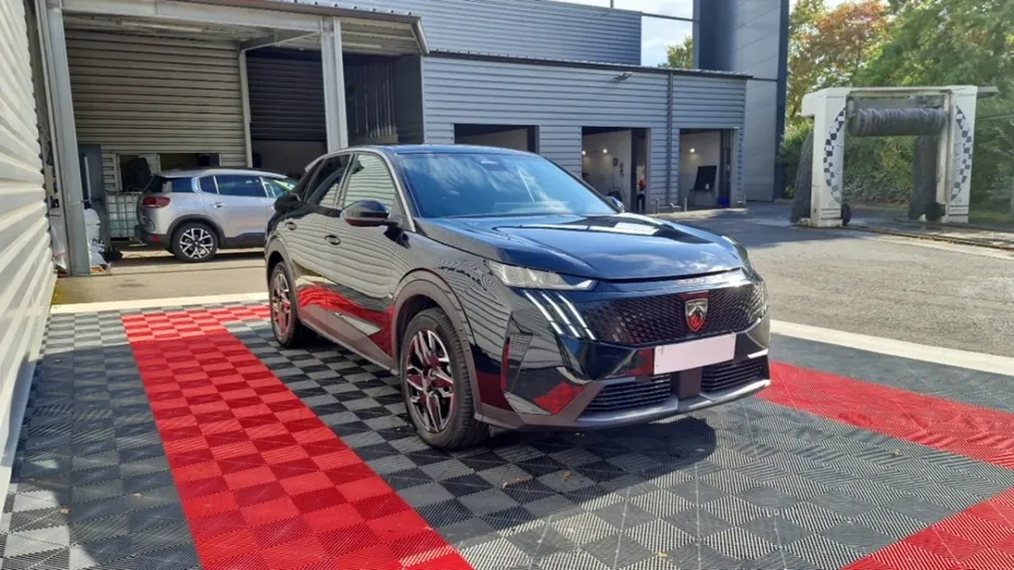 PEUGEOT 3008 -