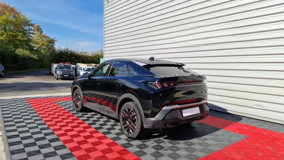 PEUGEOT 3008 -