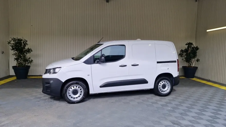 PEUGEOT Partner -