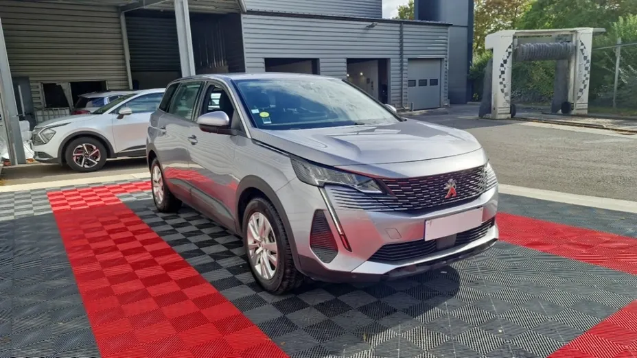 PEUGEOT 5008 -